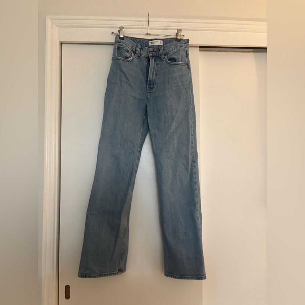 Abercrombie & Fitch Women's High Rise 90’s Relaxed Jean